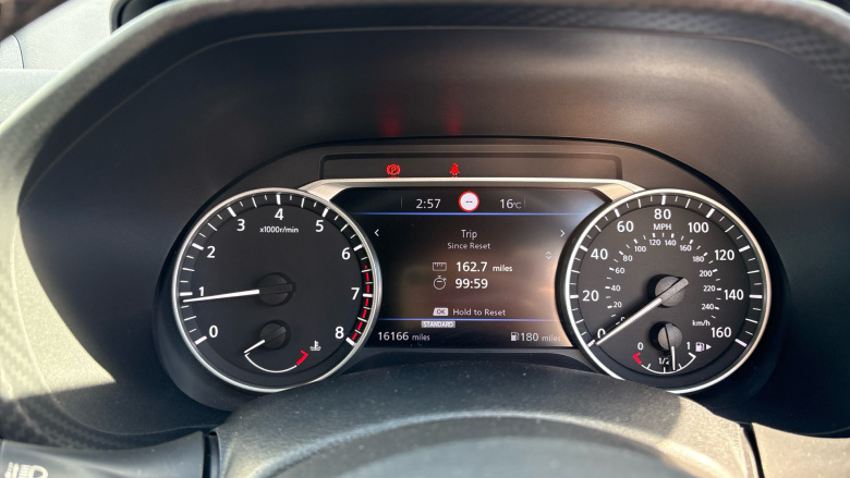 Nissan Juke 1.0 DiG-T 114 N-Connecta 5dr Petrol Hatchback